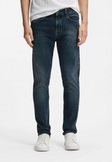 Узкие джинсы