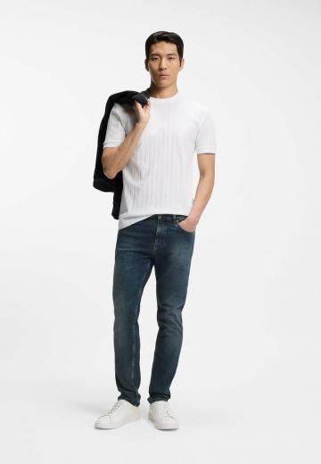 Узкие джинсы