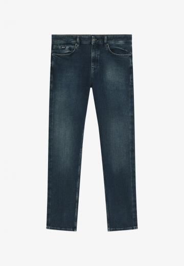 Узкие джинсы