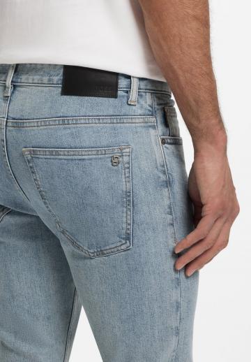 Узкие джинсы