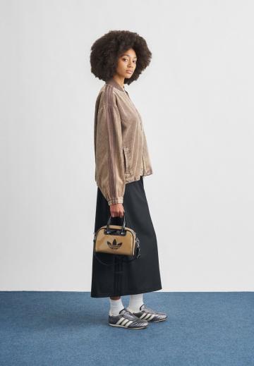 Вельветовая куртка