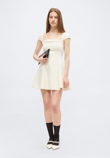 Короткое платье