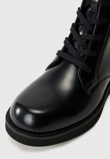 Ботинки на шнуровке