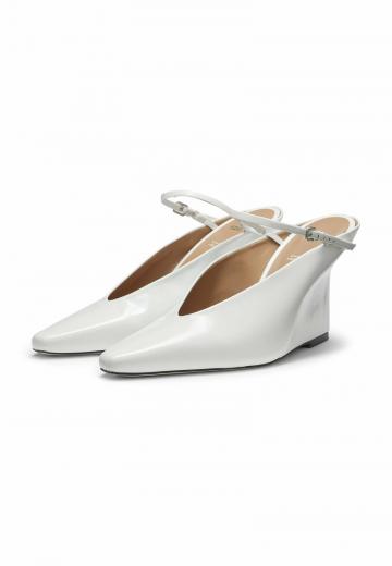 Туфли на высоком каблуке