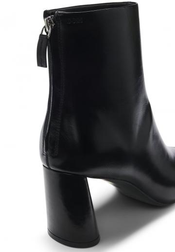 Полусапожки на высоком каблуке