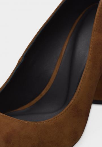 Туфли на высоком каблуке