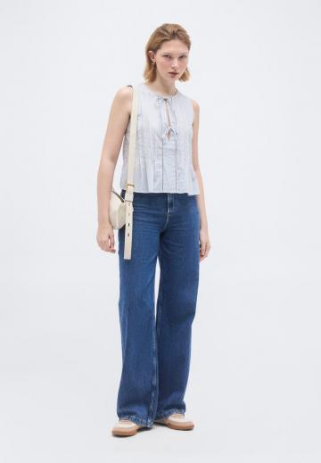 Блузка без рукавов