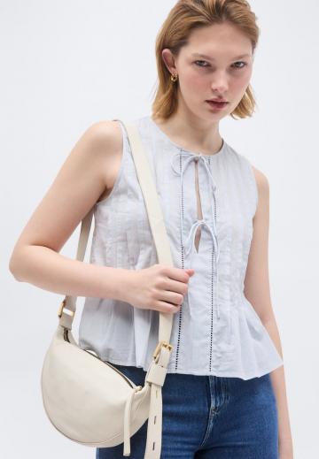 Блузка без рукавов
