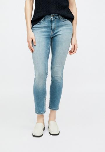 Короткие джинсы
