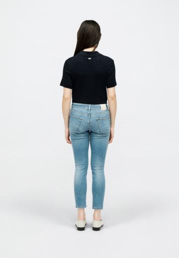Короткие джинсы