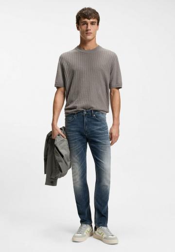 Узкие джинсы