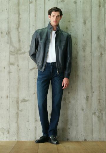 Прямые джинсы