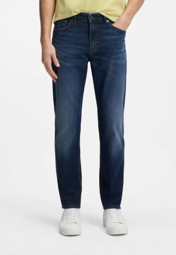 Узкие джинсы