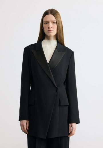 Короткое пальто