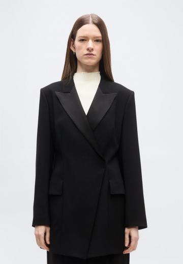 Короткое пальто