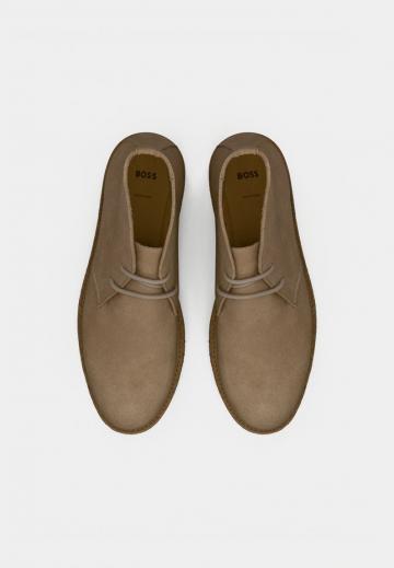 Ботинки на шнуровке