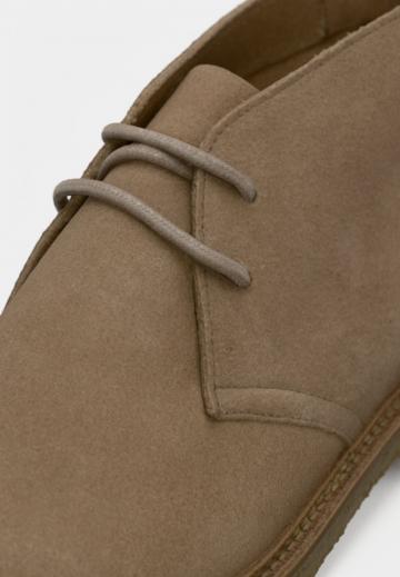 Ботинки на шнуровке