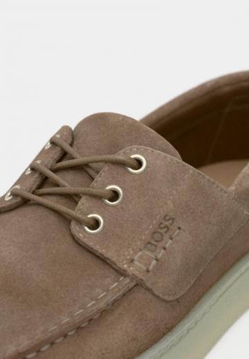 Ботинки на шнуровке