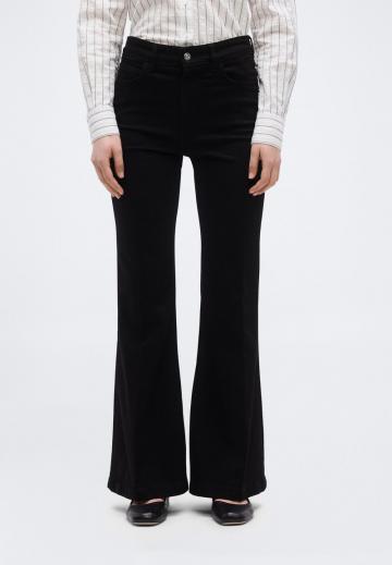 Клешеные джинсы