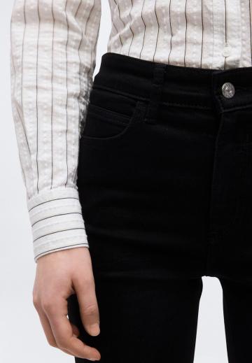 Клешеные джинсы