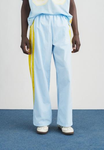 Спортивные штаны