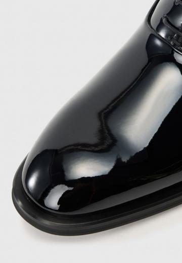 Ботинки на шнуровке