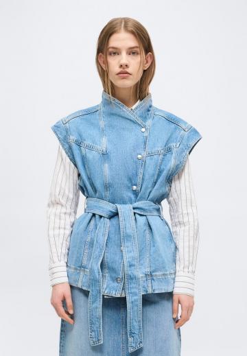 Джинсовая жилетка