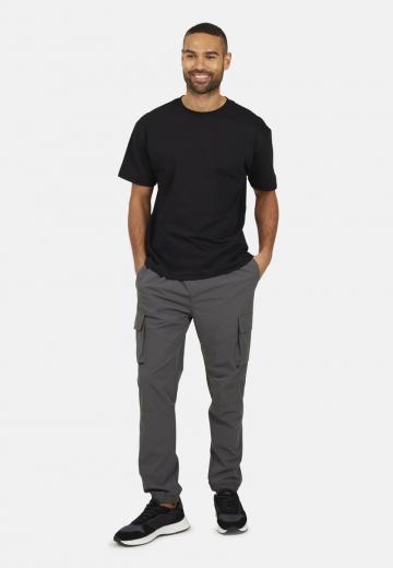 Брюки с накладными карманами