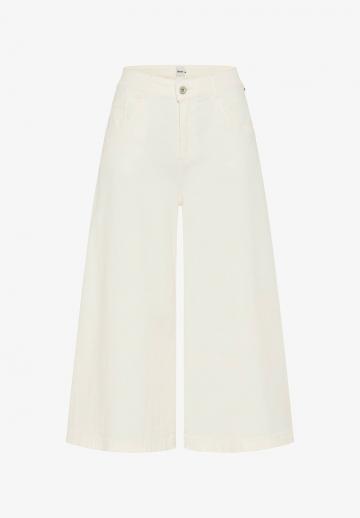 Короткие джинсы