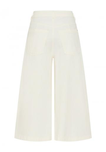 Короткие джинсы