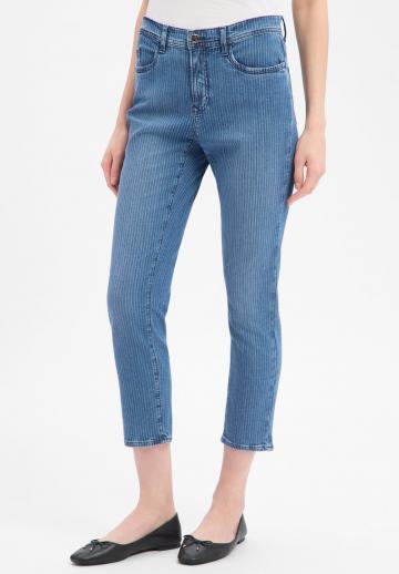 Короткие джинсы