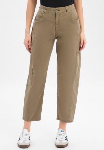 Короткие джинсы