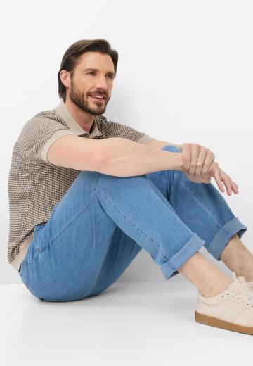 Прямые джинсы