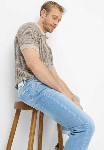 Прямые джинсы