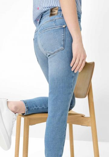 Короткие джинсы