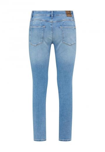 Короткие джинсы