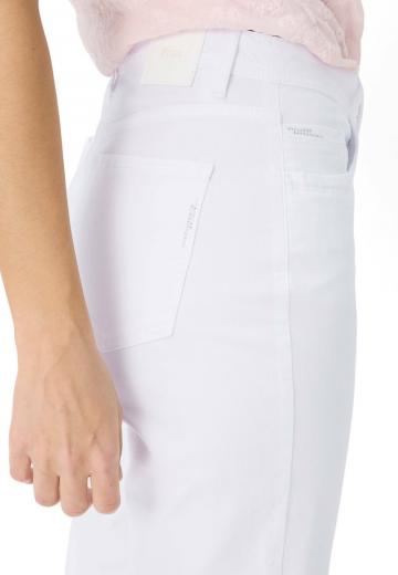 Короткие джинсы