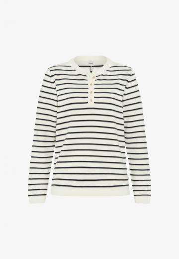 Пуловер в полоску