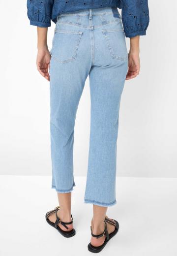 Короткие джинсы