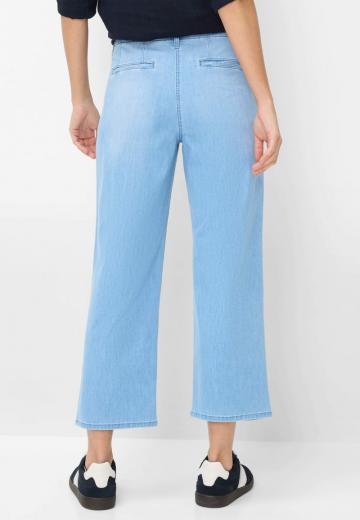 Короткие джинсы