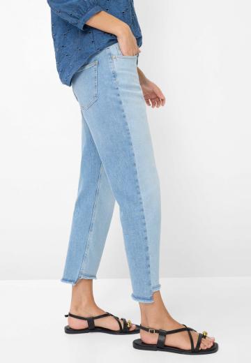 Короткие джинсы