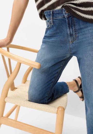 Прямые джинсы