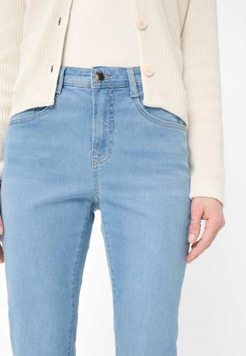 Узкие джинсы