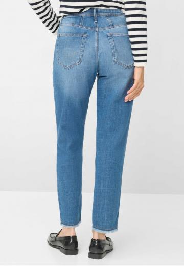 Узкие джинсы