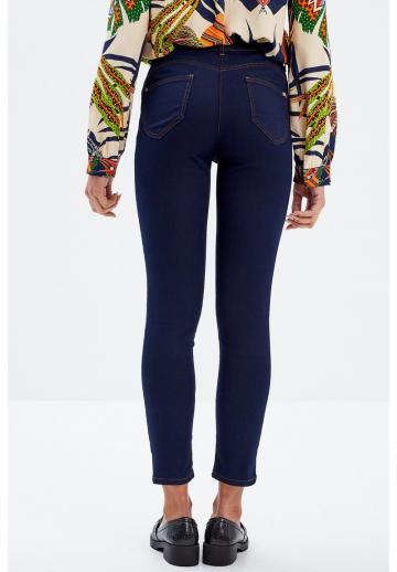 Короткие джинсы