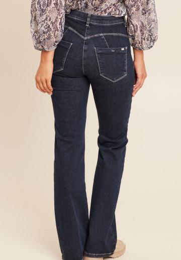 Клешеные джинсы