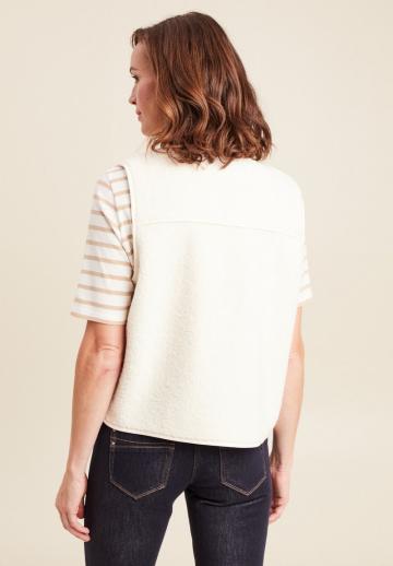 Вязаный жилет