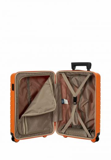 Чемодан на колесах