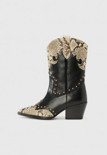 Ковбойские сапоги