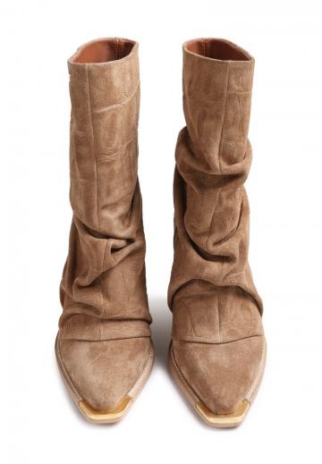 Высокие сапоги